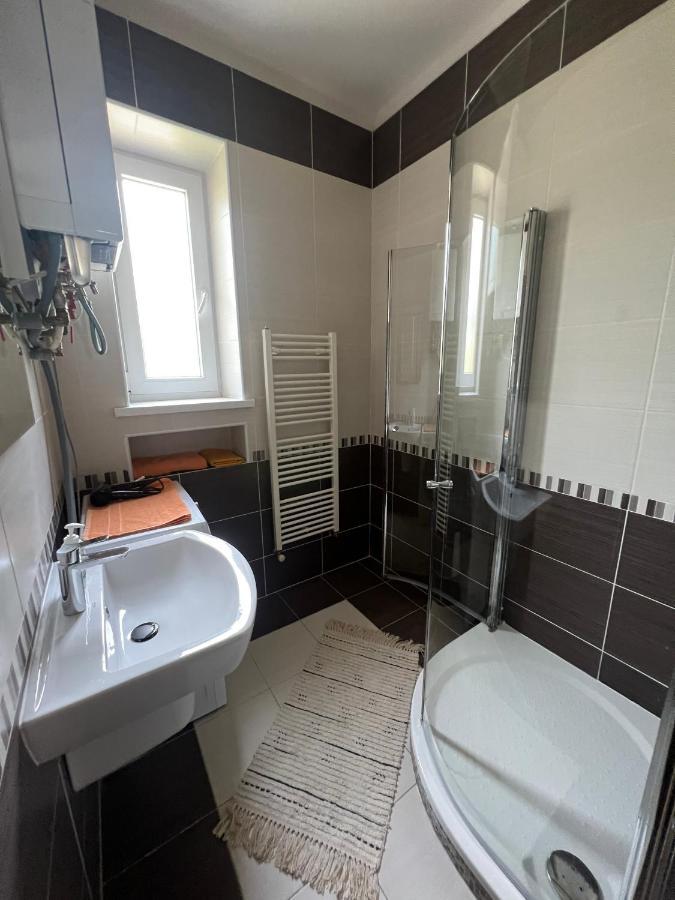 Elegantny Byt V Srdci Mesta Trenčín エクステリア 写真